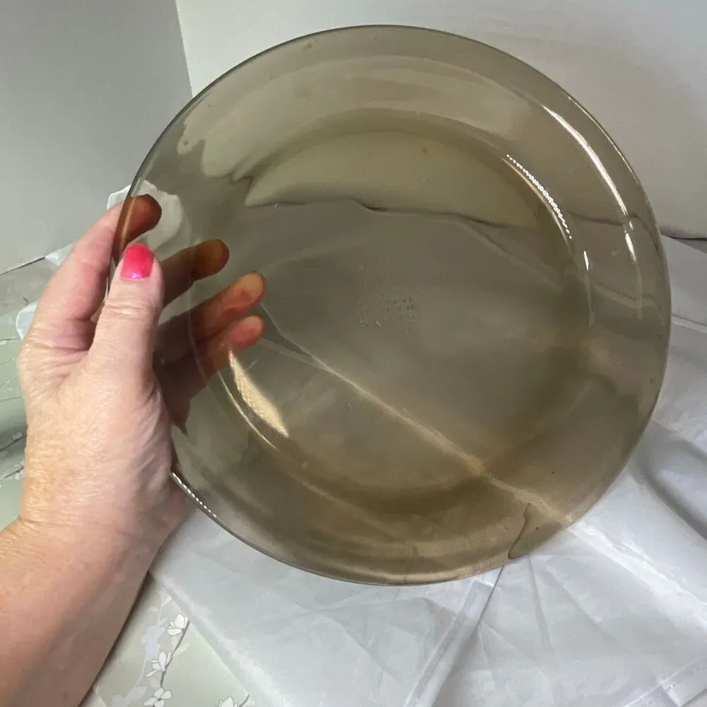 Vintage Pyrex Smokey Amethyst 10” pie plate pan.